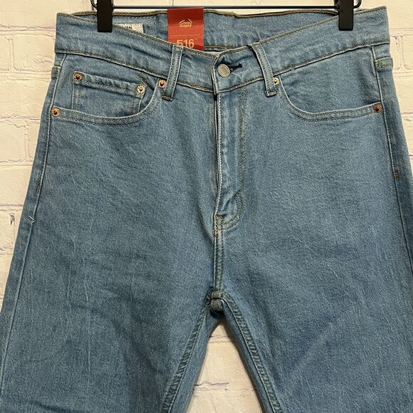 Levis 516 Premium Jeans Mens Size 32x30 Straight Fit Stretch Medium Blue Denim - Picture 1 of 13